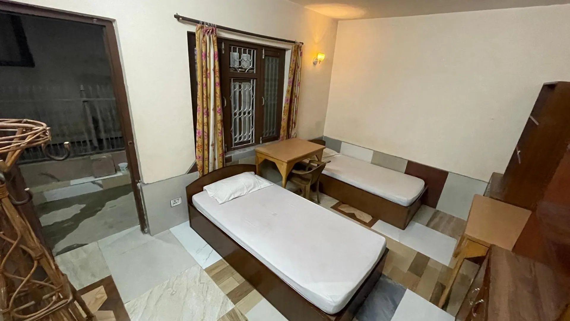 Himalayan Boys Hostel Katmandú